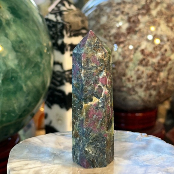 🎄SALE🎄Ruby And Kyanite Crystal Point! - Picture 1 of 4